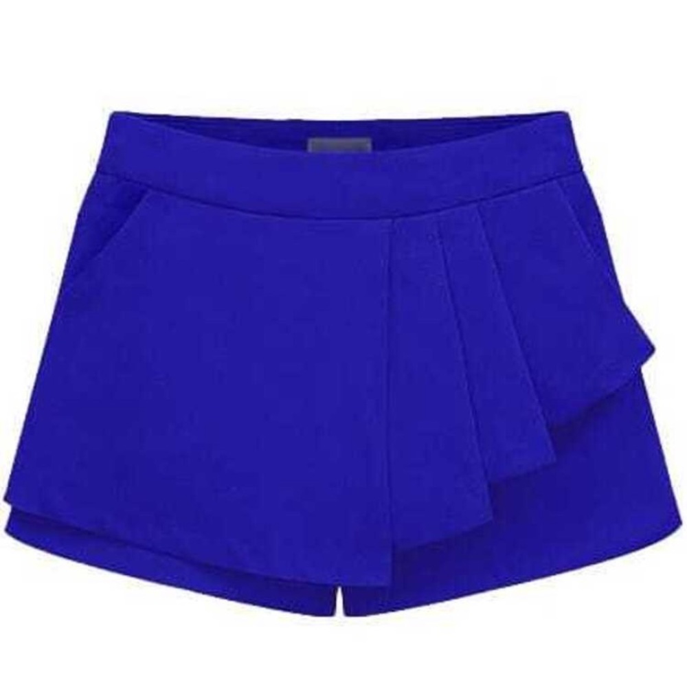 NWOT ROMWE Asymmetrical Shorts